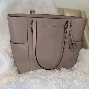 ❤️MICHAEL KORS MEDIUM TOTE❤️ NWT